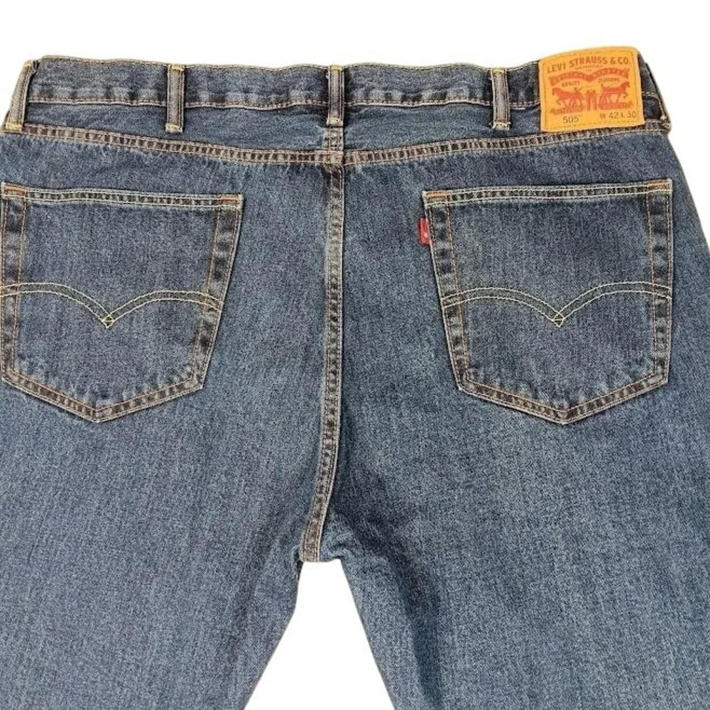 Levis 505 Jeans Mens 42x30 Blue Denim Straight Leg Classic Fit Medium Wash Pants